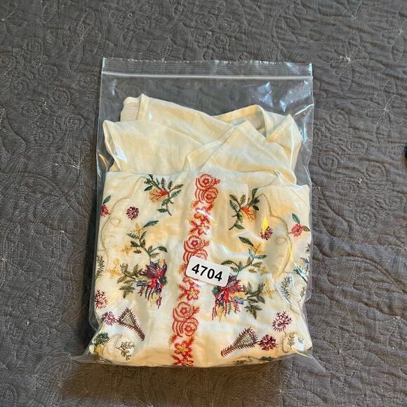 Hester & orchard embroidered tie front blouse women’s size small - Picture 9 of 9